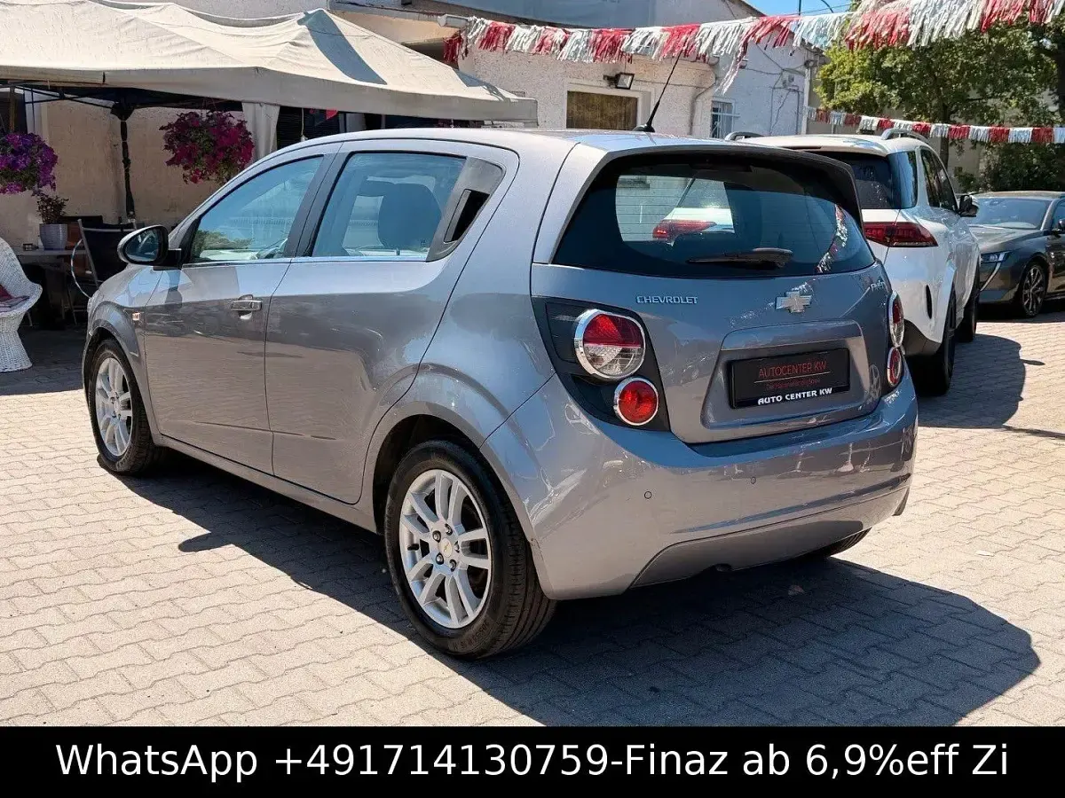 Gebraucht Chevrolet Aveo 95 PS (69 kW) 2012 Grau Limousine