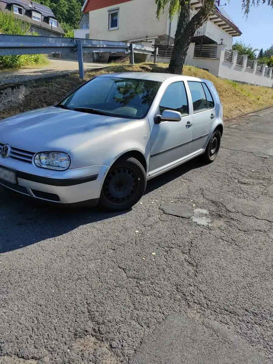 Gebraucht VW Golf IV 105 PS (77 kW) 2002 Silber Limousine