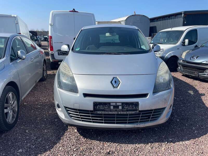 Platingrau Gebraucht 2011 Renault Scénic III Dynamique Van / Kleinbus | 1.790 € (Superpreis) - Bild 1/4