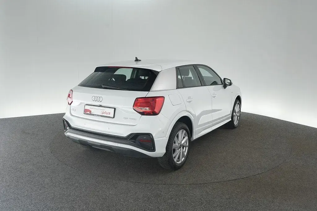 Gebraucht Audi Q2 S-Line 150 PS (110 kW) 2025 Gletscherweiß metallic SUV