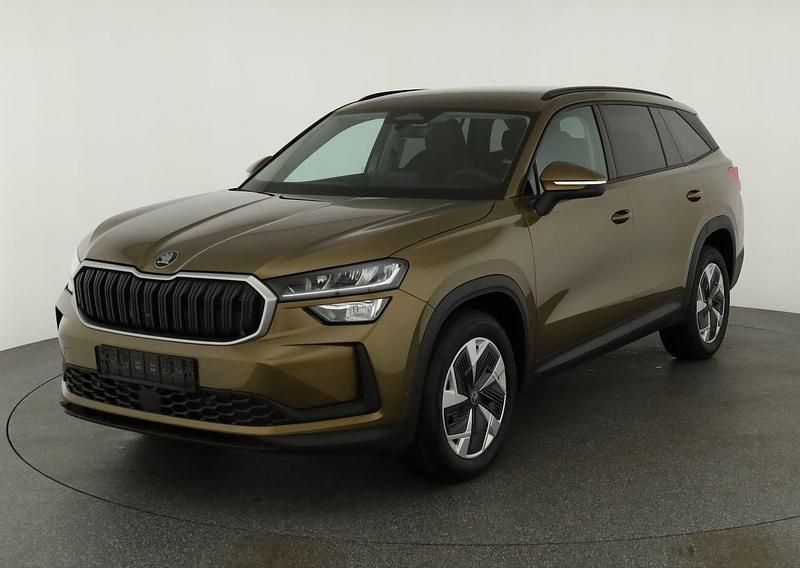 Gold bronze metallic Neu 2025 Skoda Kodiaq Selection SUV | 47.495 € (Superpreis) - Bild 1/4