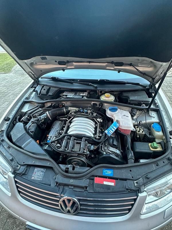 Gebraucht VW Passat 193 PS (141 kW) 2002 Silber Limousine