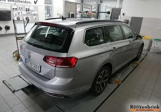 Usata VW Passat GTE 218 CV (160 kW) 2023 Argento Station wagon