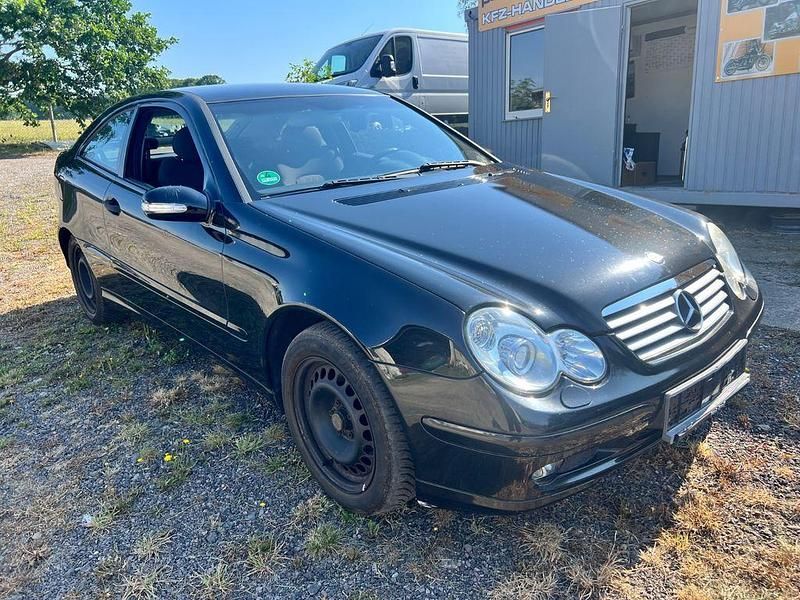 Gebraucht Mercedes C200 163 PS (119 kW) 2004 Schwarz Coupé