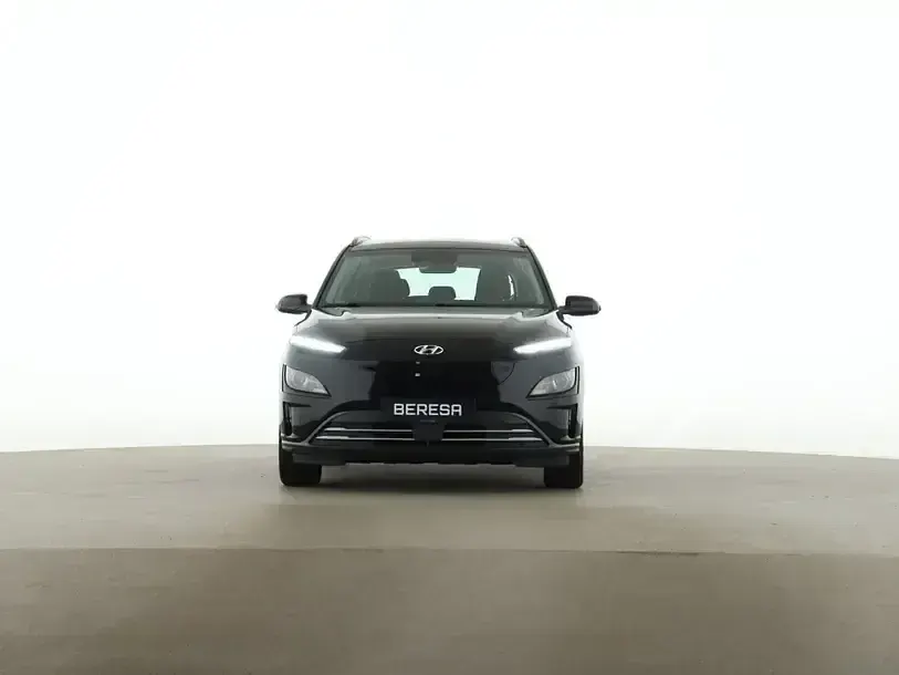 Gebraucht Hyundai Kona Select 100 kW (136 PS) 2023 Schwarz SUV