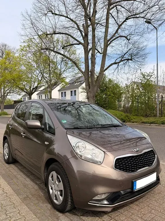 Gebraucht Kia Venga DREAM-TEAM Edition 90 PS (66 kW) 2015 Braun Kleinwagen