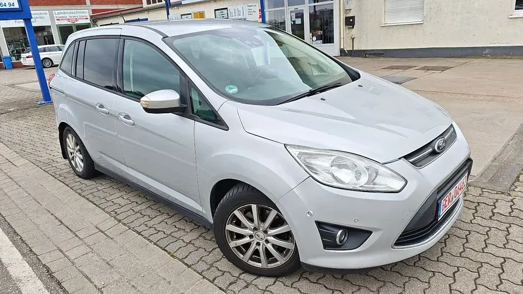 Używany Ford Grand C-Max SYNC Edition 140 KM (102 kW) 2014 Srebrny Minivan
