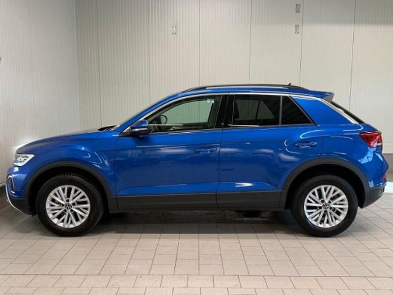 Gebraucht VW T-Roc Life 150 PS (110 kW) 2024 Ravennablau metallic (metallic) SUV