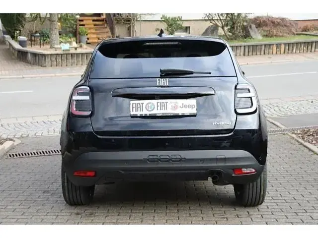 Neu Fiat 600 La Prima 110 PS (80 kW) 2026 Cinema schwarz SUV