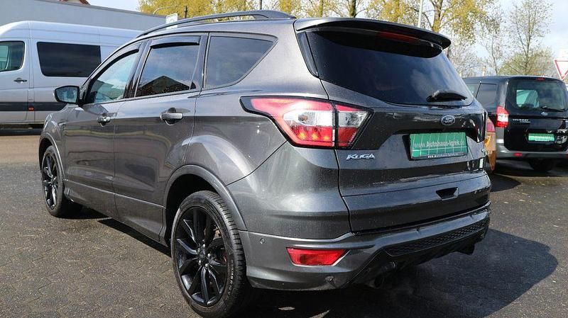 Gebraucht Ford Kuga ST-Line 150 PS (110 kW) 2018 Grau SUV