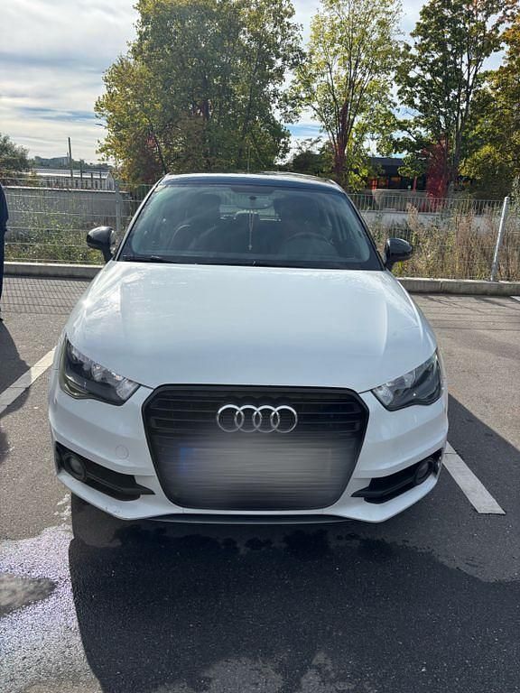 Weiß Gebraucht 2014 Audi A1 Sportback S-Line Kleinwagen | 7.000 € (Guter Preis) - Bild 1/4