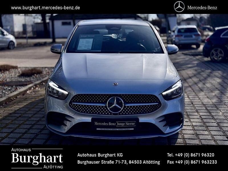 Gebraucht Mercedes B200 AMG line 163 PS (119 kW) 2024 Lack hightechsilber Van / Kleinbus