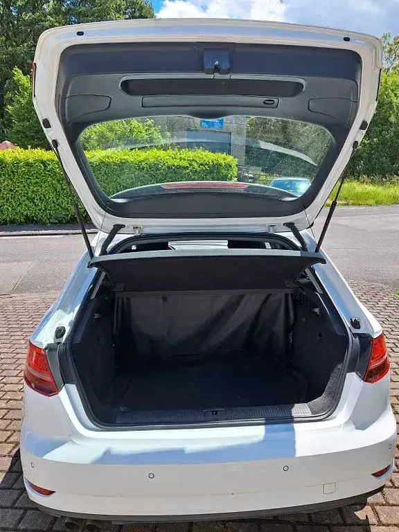 Gebraucht Audi A3 150 PS (110 kW) 2019 Weiß Limousine