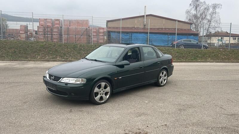 Grün Gebraucht 1999 Opel Vectra Edition Limousine | 1.800 € (Fairer Preis) - Bild 1/4