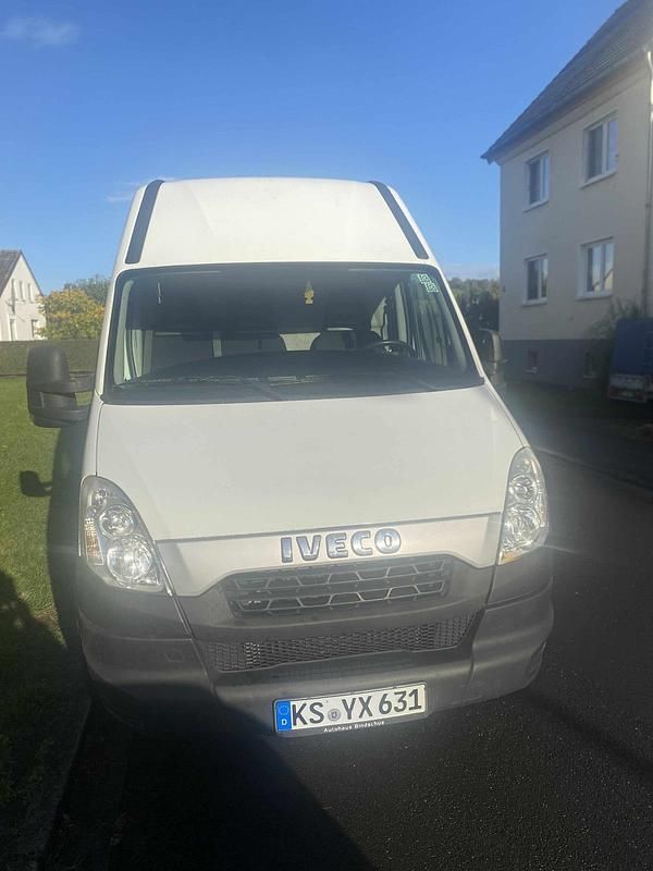 Weiß Gebraucht 2014 Iveco Daily Van / Kleinbus | 5.700 € - Bild 1/4
