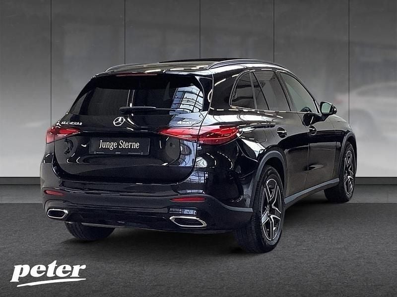 Gebraucht Mercedes GLC450 AMG 367 PS (269 kW) 2024 Obsidianschwarz SUV
