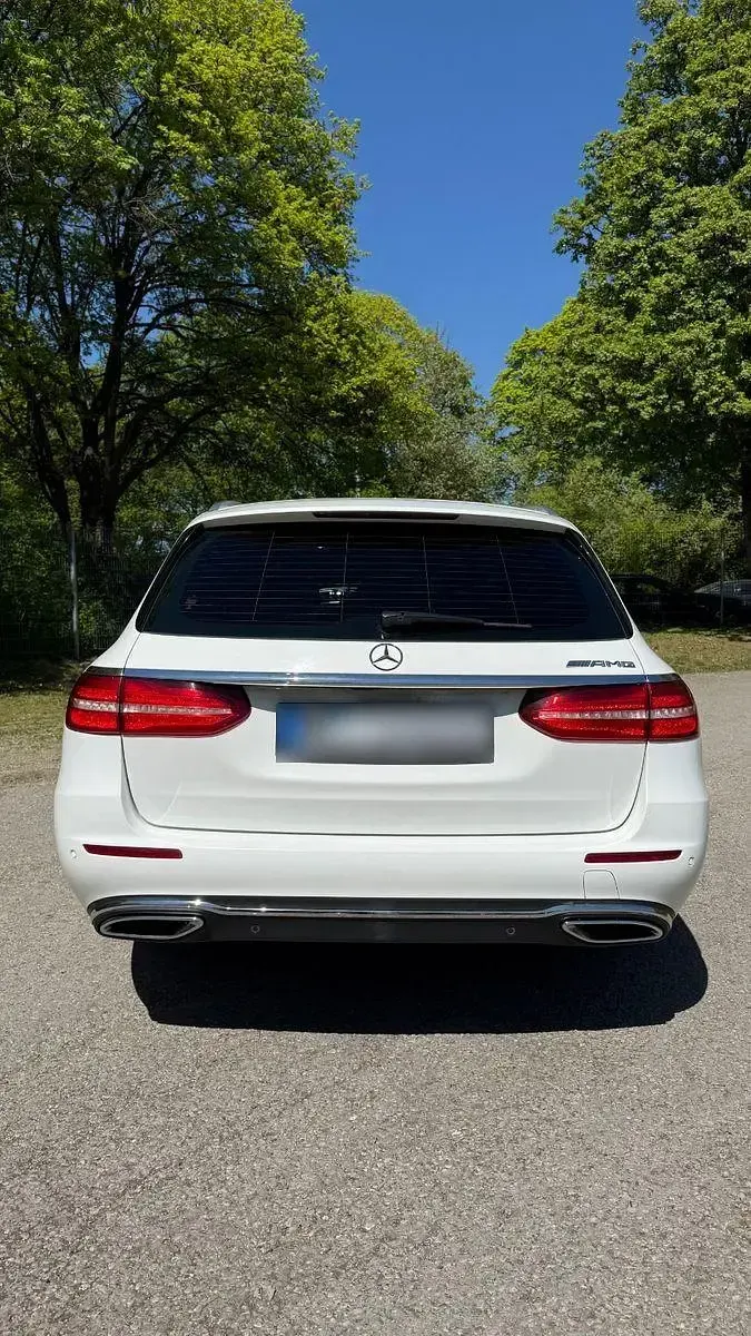 Gebraucht Mercedes E220 AMG 194 PS (142 kW) 2017 Silber Limousine