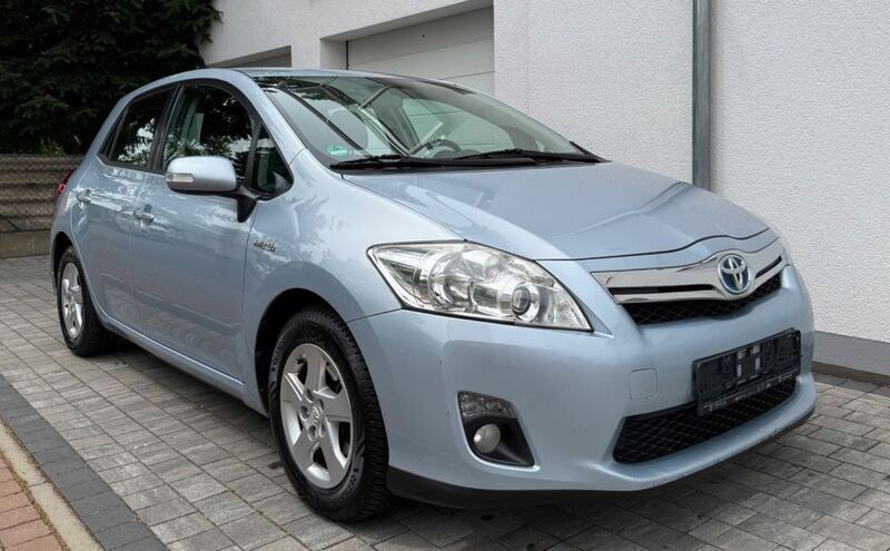 Blau Gebraucht 2011 Toyota Auris Hybrid Limousine | 4.600 € (Fairer Preis) - Bild 1/4