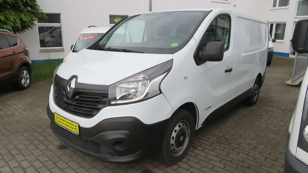 Gebraucht Renault Trafic Komfort 120 PS (88 kW) 2016 Gletscherweiss Van / Kleinbus