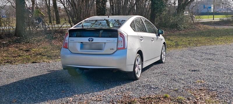 Gebraucht Toyota Prius 136 PS (100 kW) 2013 Silber Limousine