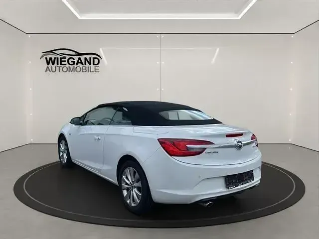 Gebraucht Opel Cascada Edition 120 PS (88 kW) 2013 Weiß Cabrio