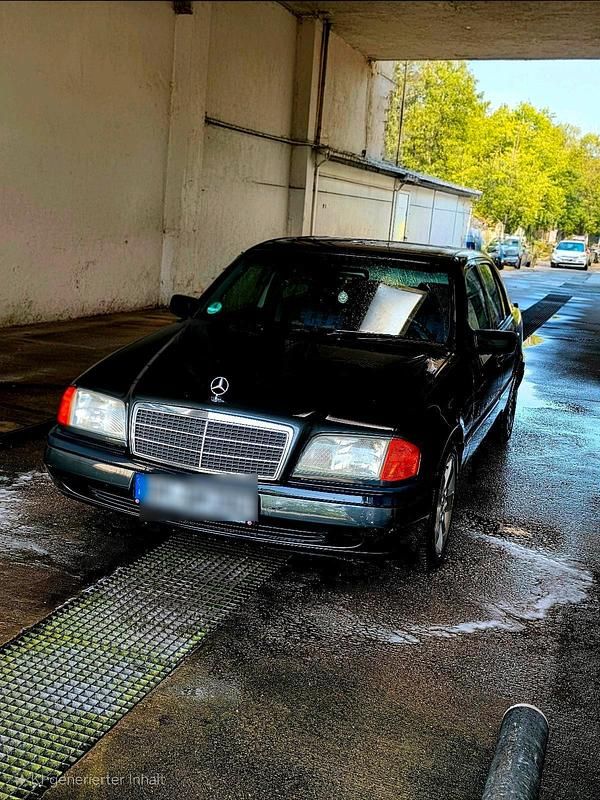 Gebraucht Mercedes C180 122 PS (89 kW) 1999 Schwarz Limousine