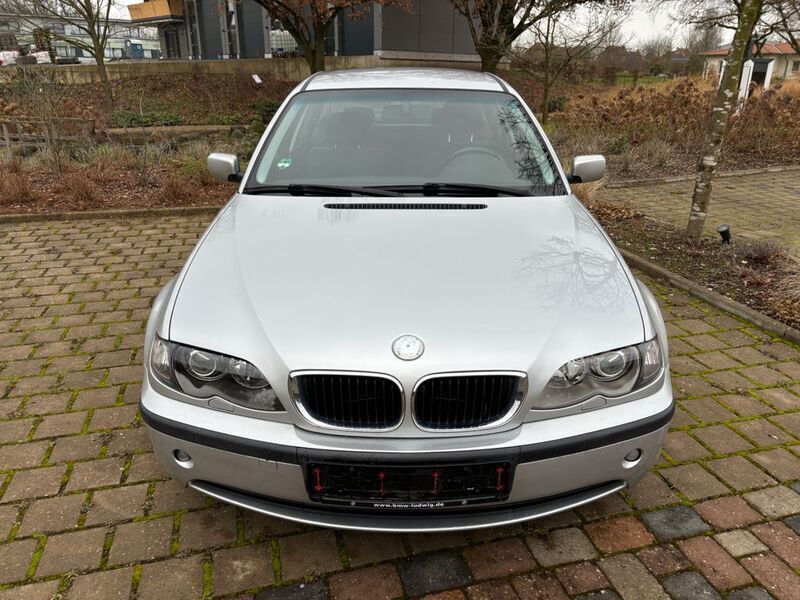 Silber Gebraucht 2002 BMW 316 Limousine | 3.399 € (Etwas zu teuer) - Bild 1/4