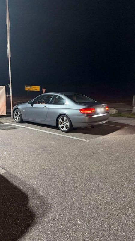 Używany BMW 320 170 KM (125 kW) 2007 Srebrny Coupe
