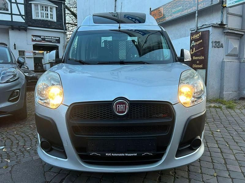 Gebraucht Fiat Doblò 105 PS (77 kW) 2013 Silber Van / Kleinbus
