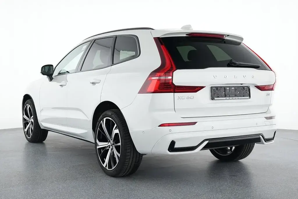 Gebraucht Volvo XC60 Plus 197 PS (144 kW) 2024 Weiß SUV