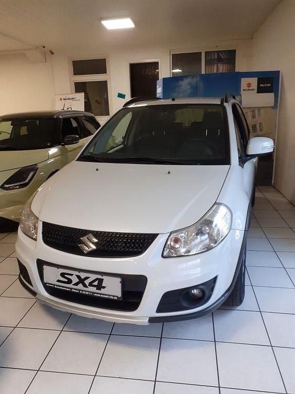 Gebraucht Suzuki SX4 Style 120 PS (88 kW) 2011 Weiß SUV