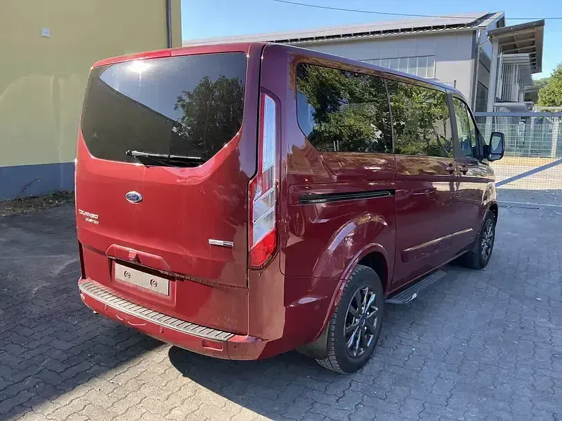 Gebraucht Ford Tourneo Custom Titanium X 185 PS (136 kW) 2022 Kapurrot metallic Van