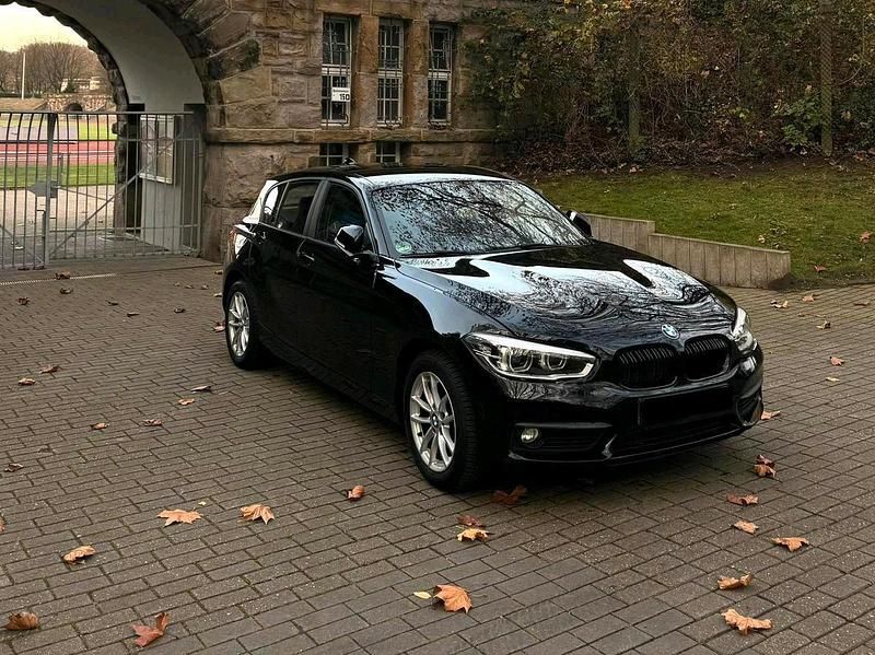 Schwarz Gebraucht 2015 BMW 116 Sport Line Kleinwagen | 7.450 € (Guter Preis) - Bild 1/4
