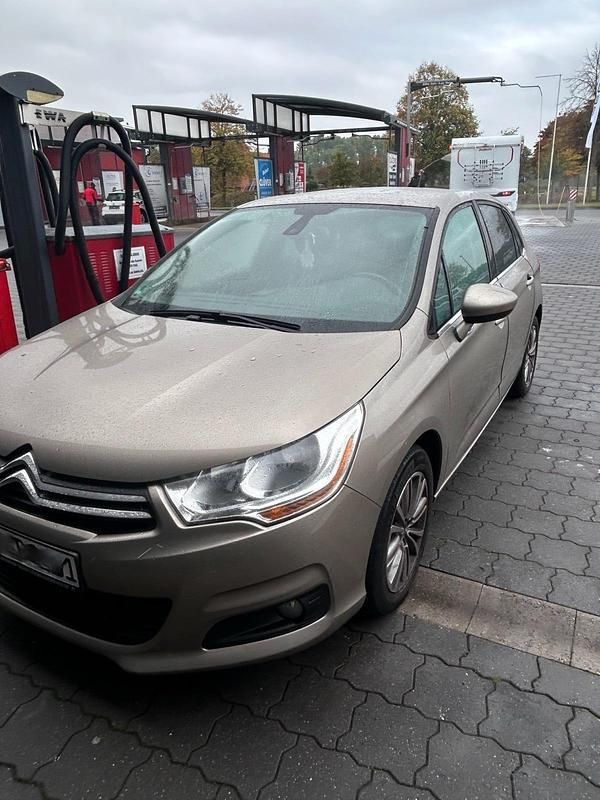Gold Gebraucht 2012 Citroën C4 Tendance Limousine | 6.000 € (Fairer Preis) - Bild 1/4