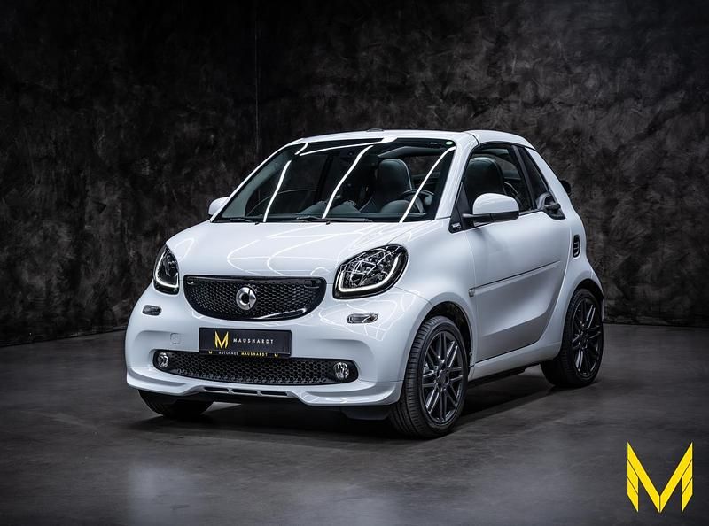 Kristallweiss Gebraucht 2019 Smart ForTwo Cabrio Brabus Xclusive Cabrio | 34.444 € - Bild 1/4