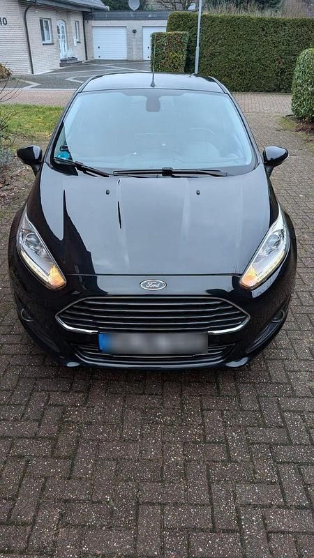 Gebraucht Ford Fiesta Titanium 101 PS (74 kW) 2015 Schwarz Kleinwagen