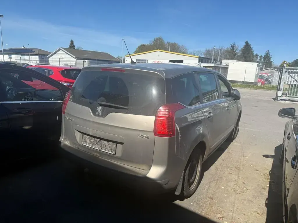 Gebraucht Peugeot 5008 Premium 109 PS (80 kW) 2010 Grau Van / Kleinbus