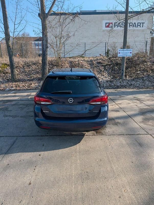 Gebraucht Opel Astra 150 PS (110 kW) 2017 Blau Kombi