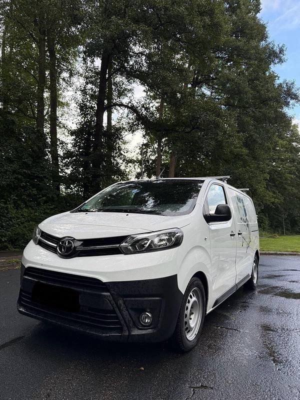 Weiß Gebraucht 2018 Toyota Proace Van | 8.500 € (Guter Preis) - Bild 1/4