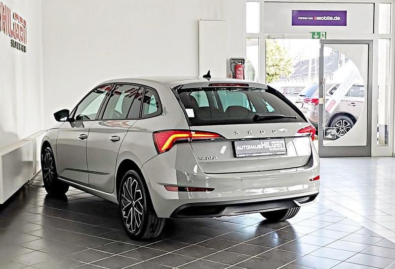 Gebraucht Skoda Scala Style 150 PS (110 kW) 2020 Grau Kleinwagen