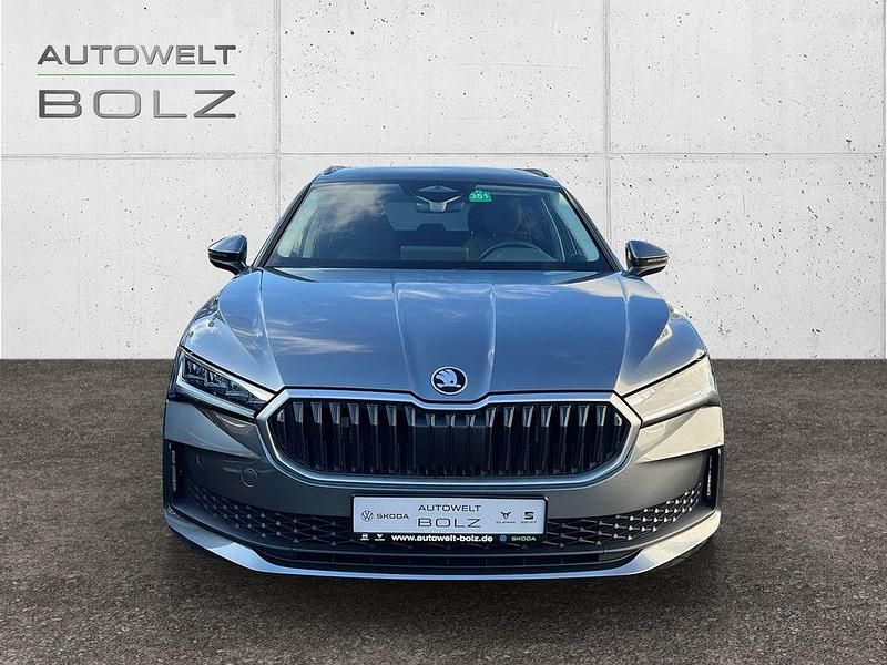 Gebraucht Skoda Superb Essence 150 PS (110 kW) 2025 Grau Limousine