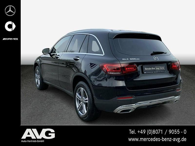 Gebraucht Mercedes GLC300e Advanced 306 PS (225 kW) 2022 Unilack schwarz uni SUV