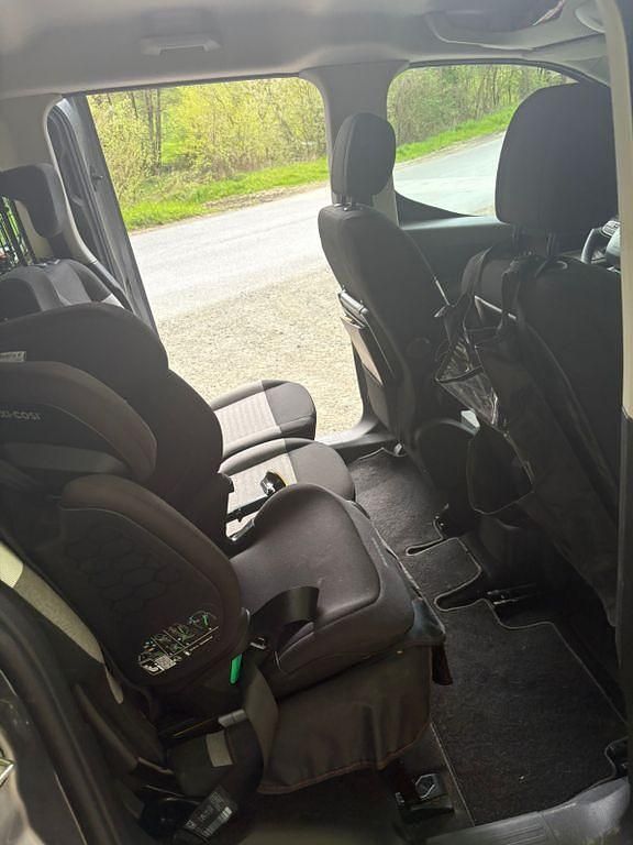 Second-hand Citroën Berlingo 110 CP (80 kW) 2023 Gri Monovolum