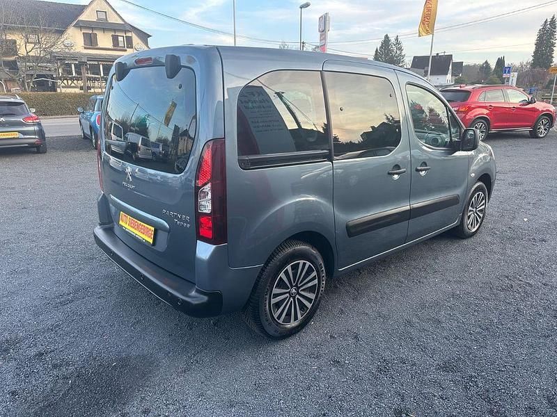 Gebraucht Peugeot Partner Tepee Active 120 PS (88 kW) 2012 Van / Kleinbus
