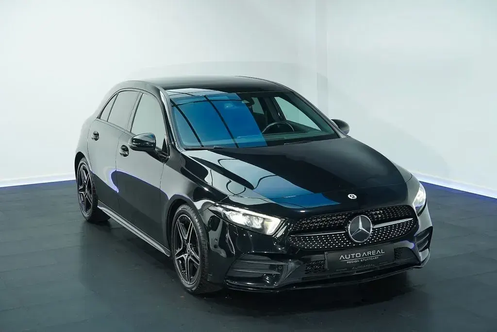 Gebraucht Mercedes A180 116 PS (85 kW) 2022 Schwarz Limousine