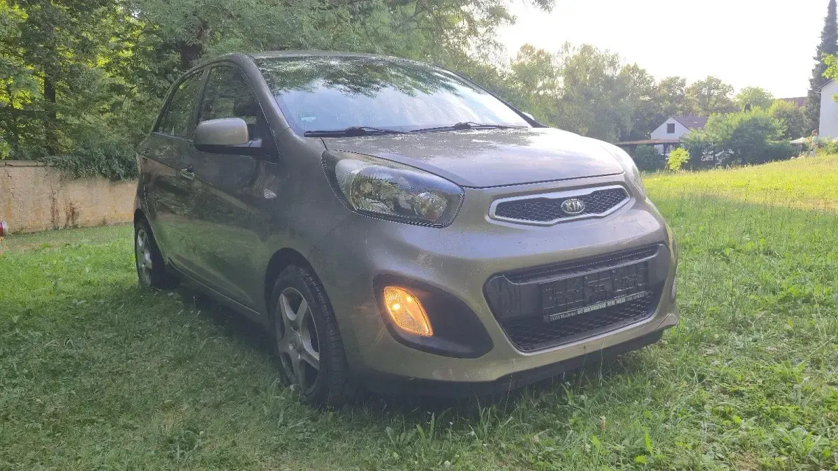 Gebraucht Kia Picanto 69 PS (50 kW) 2011 Grau Kleinwagen