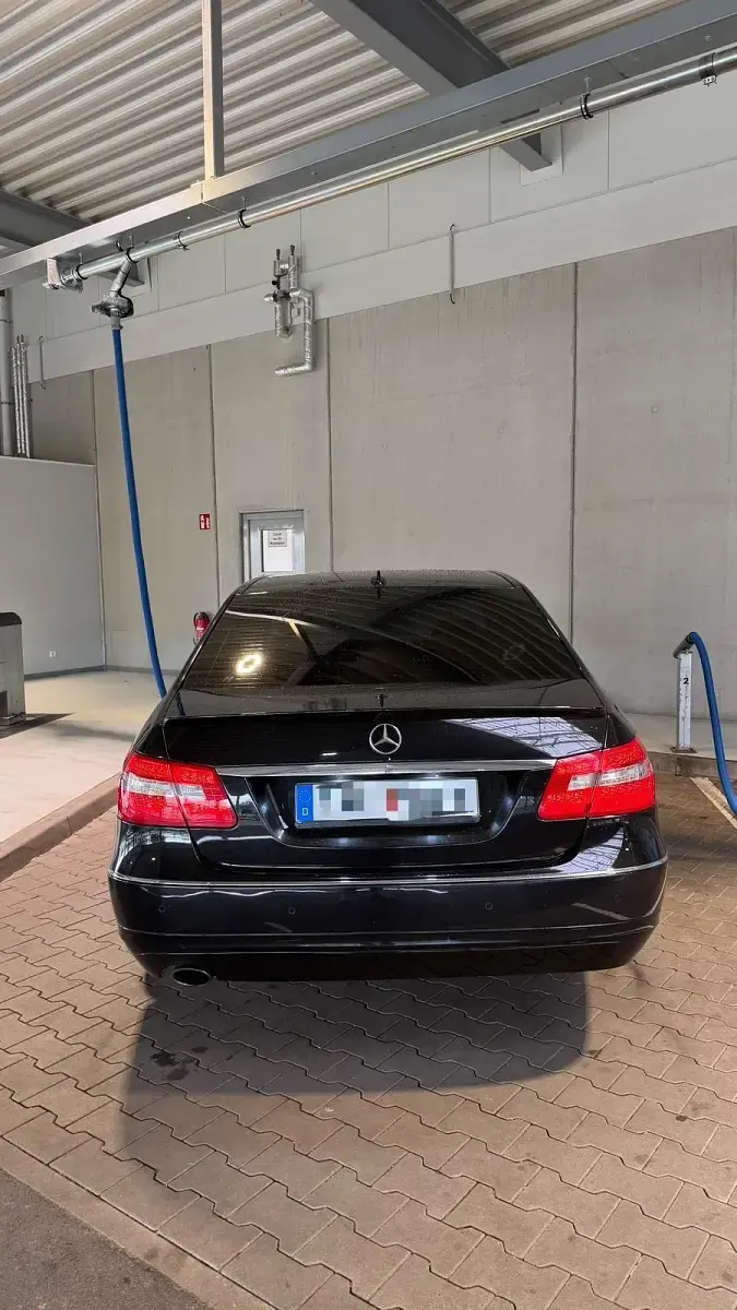 Gebraucht Mercedes E200 184 PS (135 kW) 2009 Schwarz Limousine