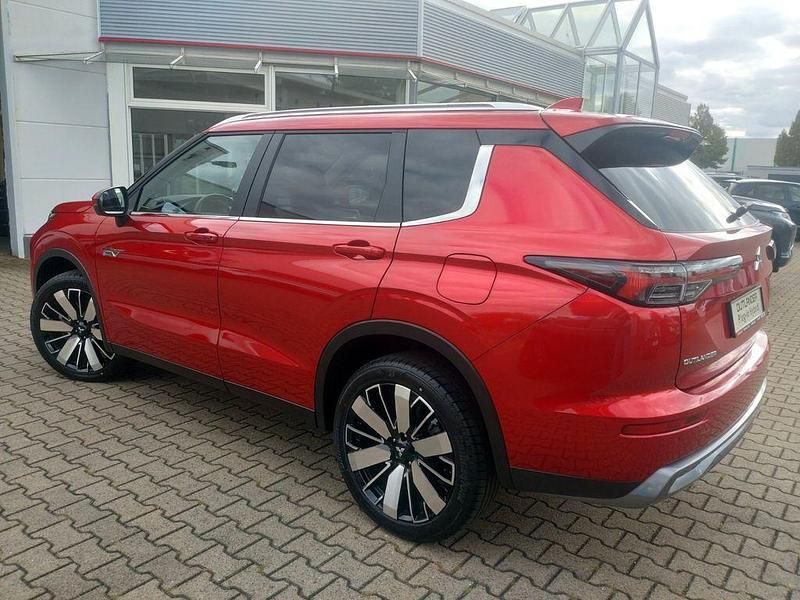 Gebraucht Mitsubishi Outlander P-HEV Edition 306 PS (225 kW) 2025 Rot SUV