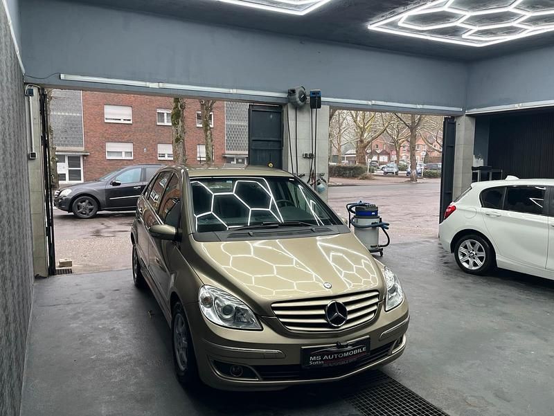 Gebraucht Mercedes B170 116 PS (85 kW) 2007 Braun Van / Kleinbus