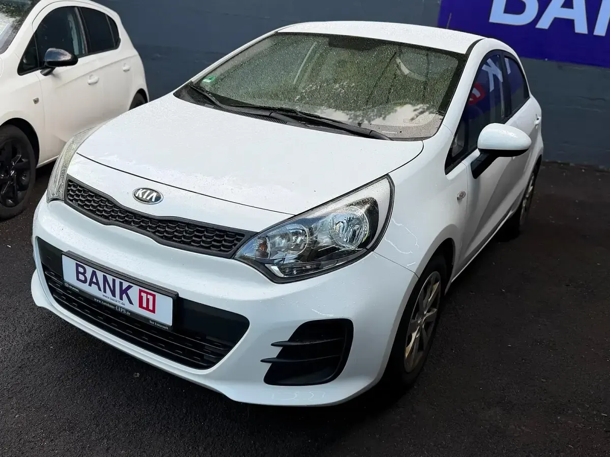 Gebraucht Kia Rio 85 PS (62 kW) 2016 Weiß Kleinwagen